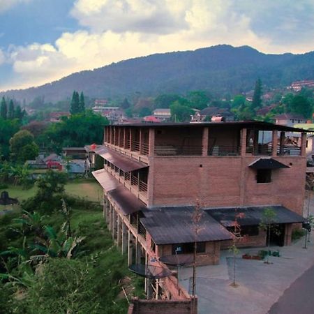 Vila Njd Bogor Zewnętrze zdjęcie